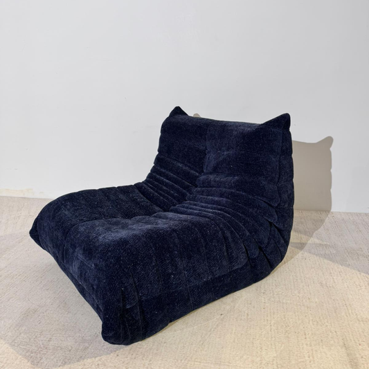 Niedriges skulpturales Sofa aus schwarzem Glitzer | DREAMOA