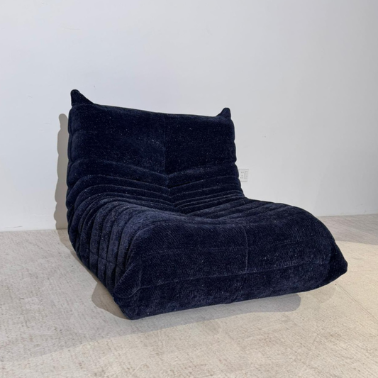 Niedriges skulpturales Sofa aus schwarzem Glitzer | DREAMOA