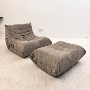 Niedriger plissierter Ottoman aus Veloursleder | DREAMOA