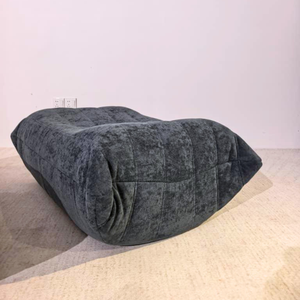 Niedriger plissierter Ottoman aus Veloursleder | DREAMOA