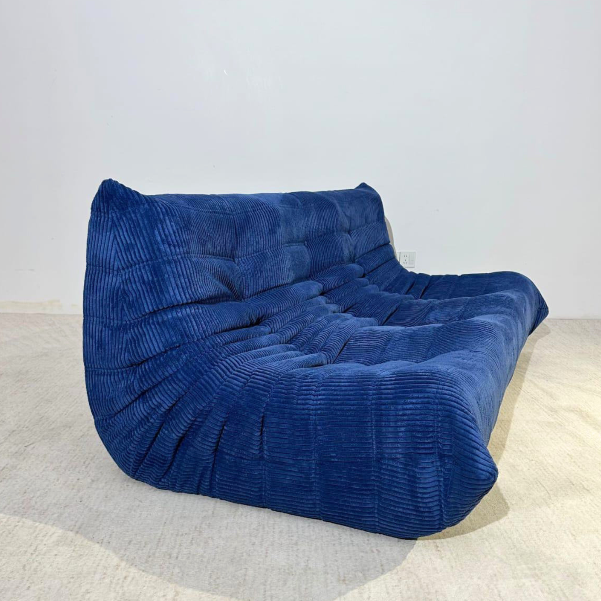 Niedriges Loungesofa 3-Sitzer aus Cord | DREAMOA