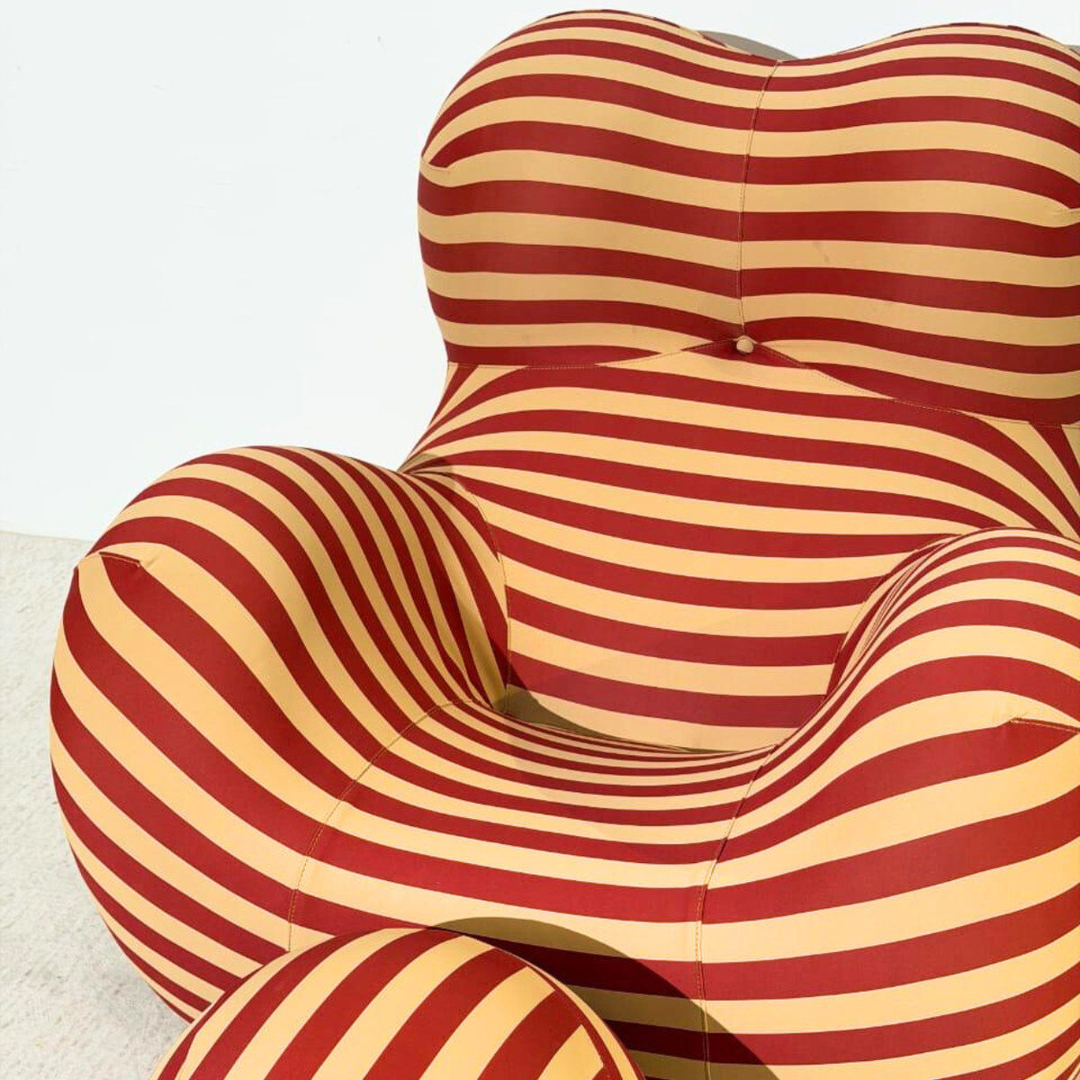 Mama Design Chair – Skulpturaler Akzent-Sessel | DREAMOA