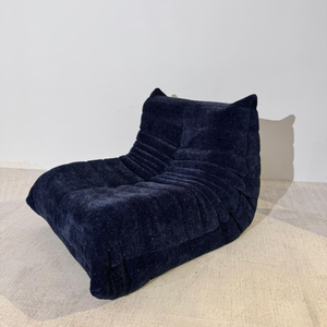 Niedriges skulpturales Sofa aus schwarzem Glitzer | DREAMOA