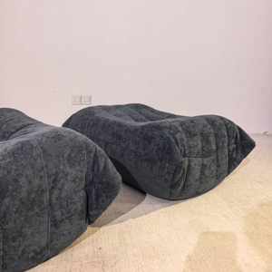 Niedriger plissierter Ottoman aus Veloursleder | DREAMOA