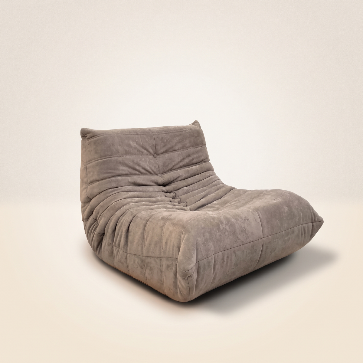 Niedriger Lounge-Sessel aus Wildleder | DREAMOA